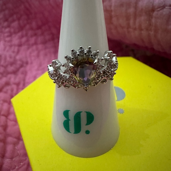 Lab amethyst ring beautiful size 7 - Picture 1 of 2